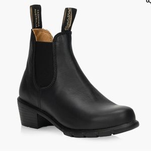 Blundstone 1671 heeled Chelsea boot